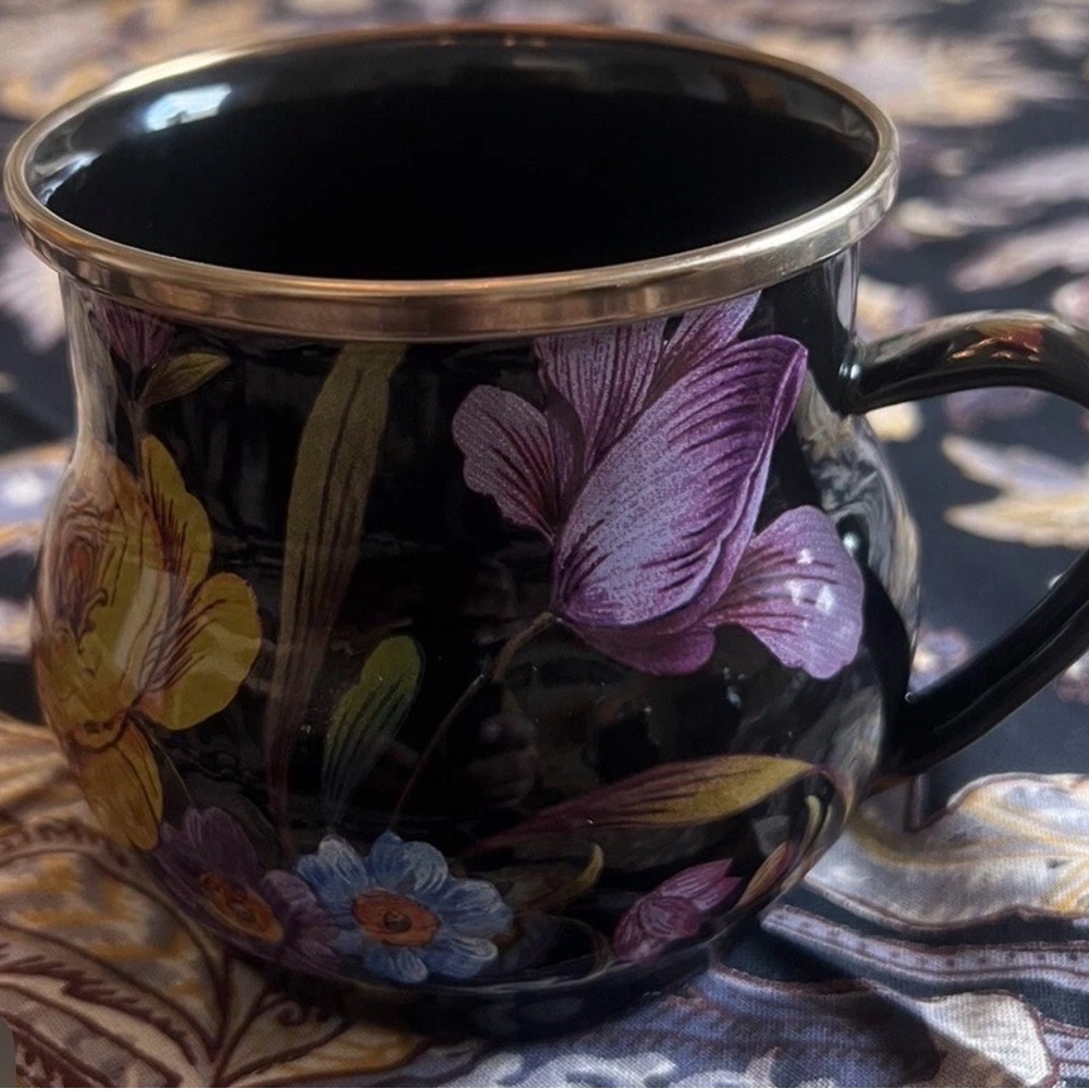 NWT Set of 2 MacKenzie-Childs 🌺 Market, Hand-Painted Ceramic Mugs Gold Rim Trim